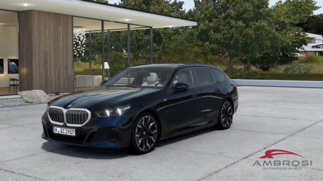BMW 520 Serie 5 d xDrive Touring Msport Comfort Innovation Elettrica/Diesel