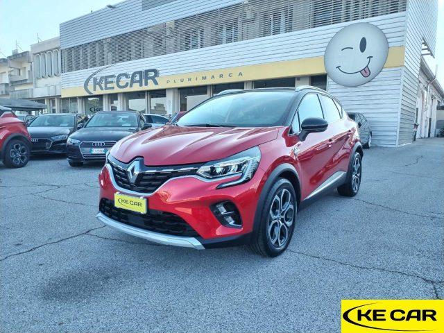 RENAULT Captur Benzina 2022 usata foto