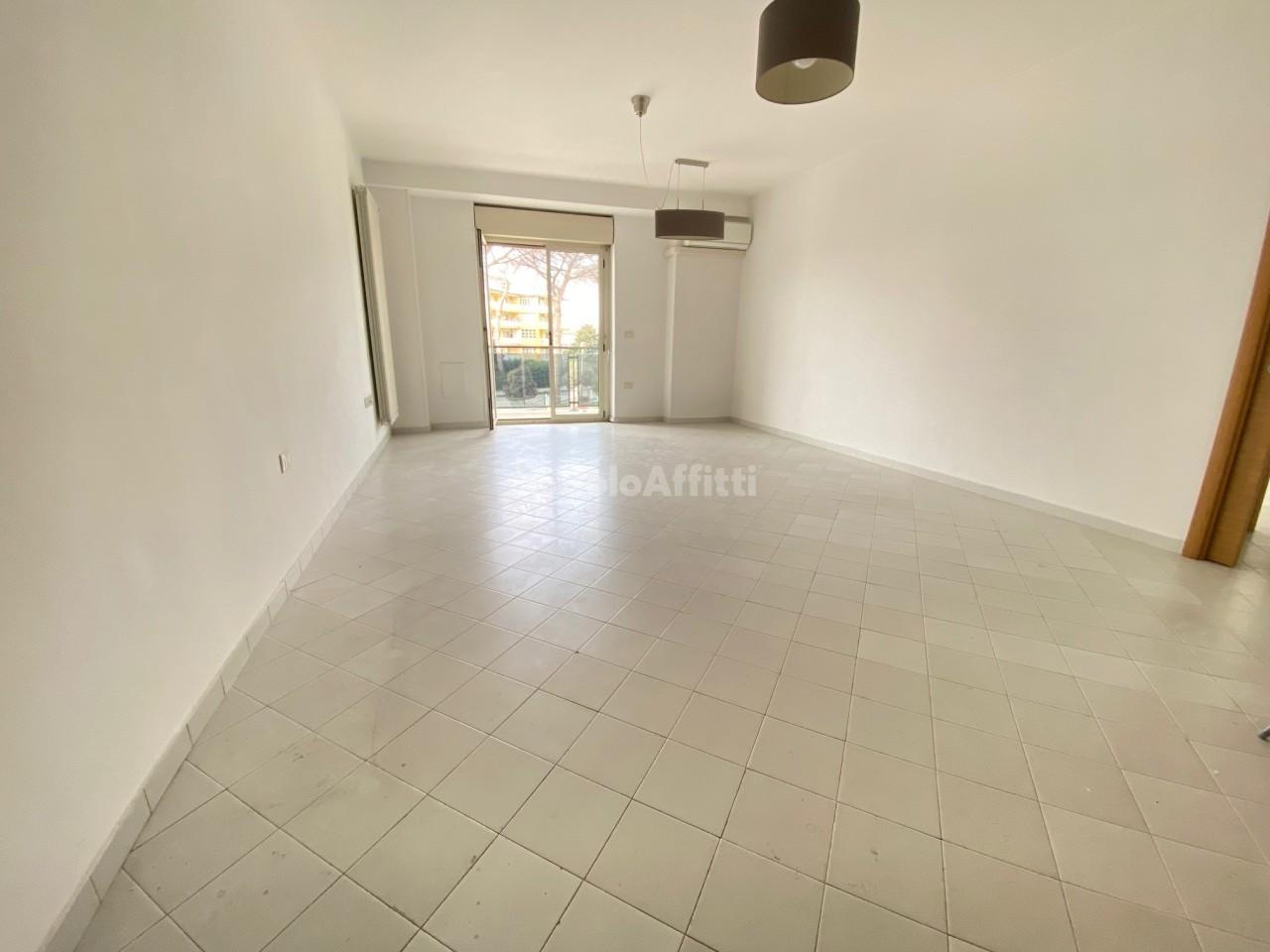 Rent Two rooms, Caserta foto