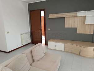 Rent Two rooms, Crema