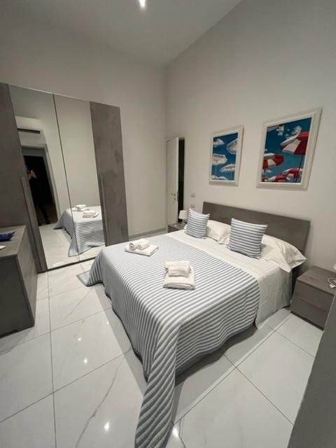 Rent Four rooms, La Spezia foto