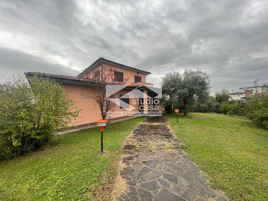 Sale Villa, Lurano foto