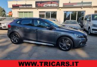 VOLVO V40 Cross Country Diesel 2013 usata, Parma