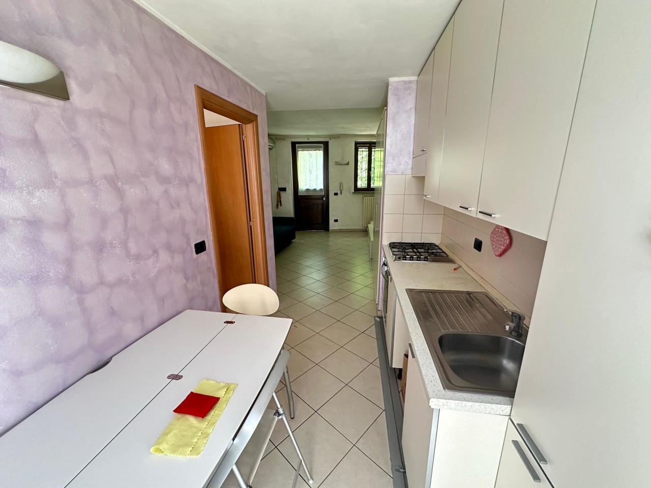 Rent Two rooms, Vercelli foto