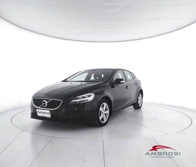 VOLVO V40 Diesel 2016 usata, Perugia foto