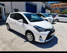 TOYOTA Yaris Benzina 2015 usata, Macerata