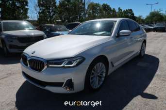 BMW 520 Elettrica/Diesel 2023 usata