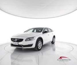 VOLVO V60 Cross Country Diesel 2017 usata, Perugia