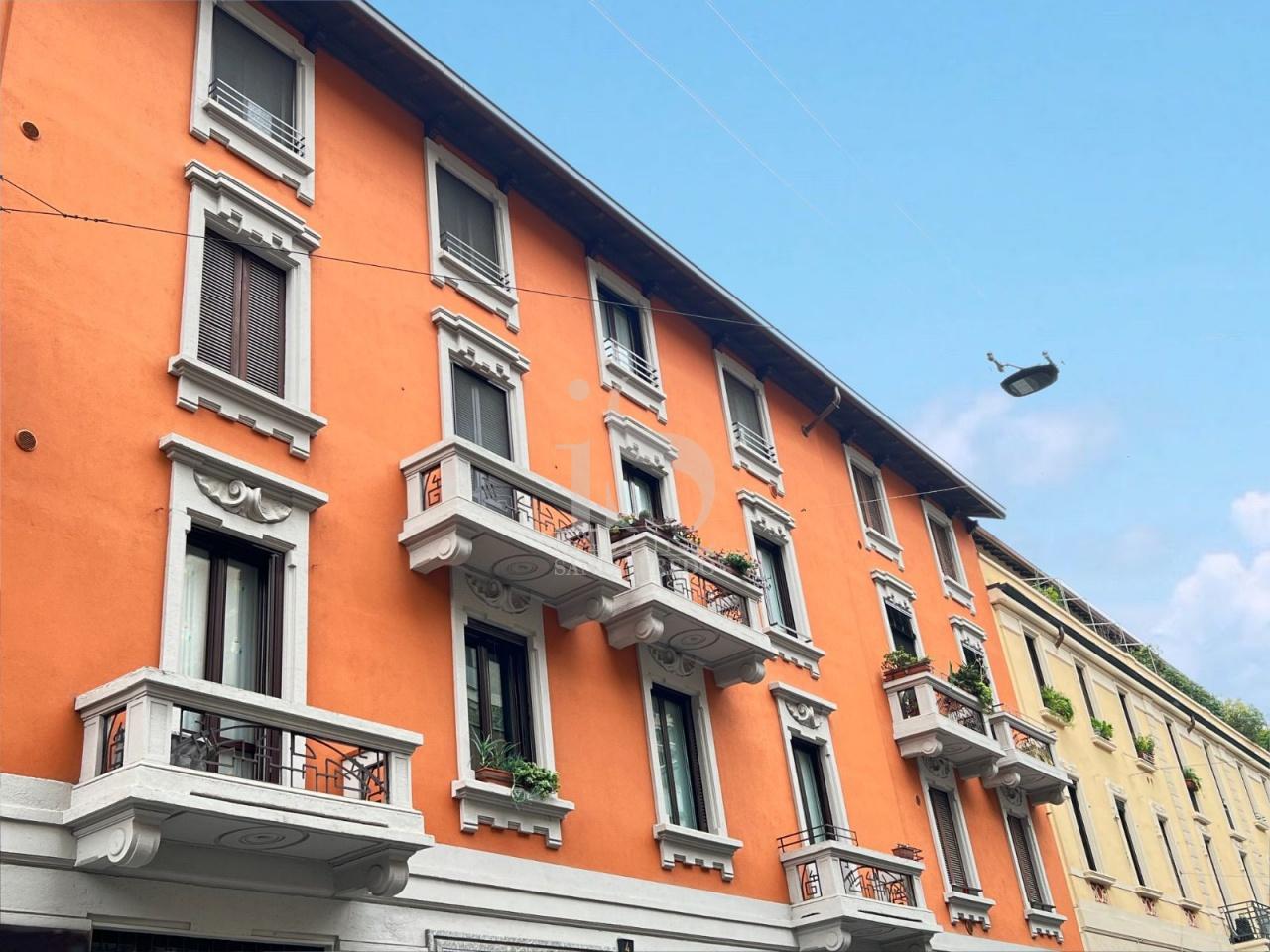 Renta Dos habitaciones, Milano foto