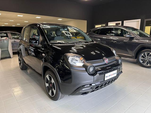 FIAT New Panda Elettrica/Benzina 2023 usata foto