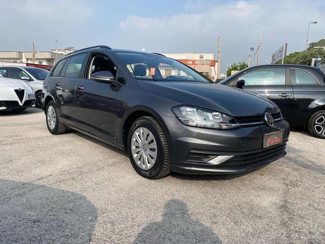 VOLKSWAGEN Golf Variant Diesel 2020 usata, Napoli foto