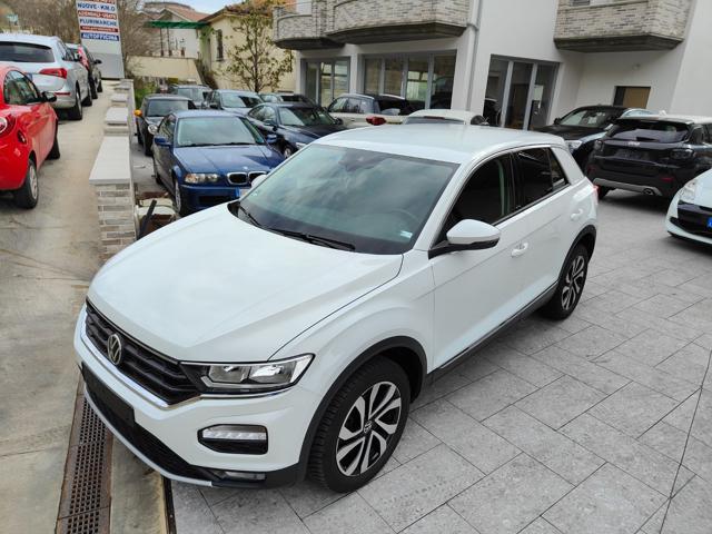 VOLKSWAGEN T-Roc Benzina 2022 usata, Pescara foto