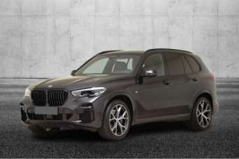 BMW X5 Elettrica/Diesel 2023 usata