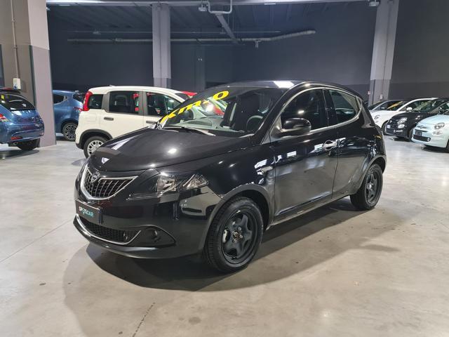 LANCIA Ypsilon Elettrica/Benzina 2023 usata foto