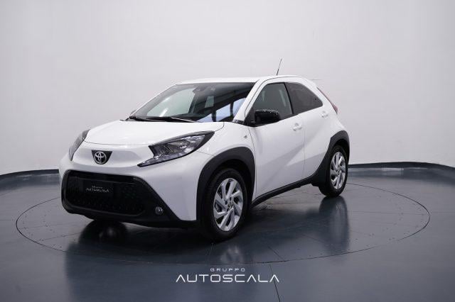 TOYOTA Aygo X Benzina 2024 usata, Napoli foto