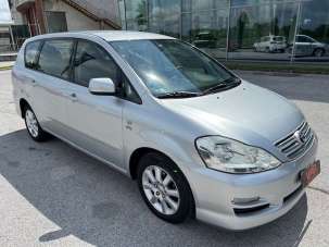 TOYOTA Avensis Verso Diesel 2005 usata, Cuneo