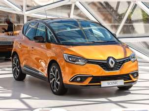 RENAULT Scenic Diesel 2018 usata, Salerno