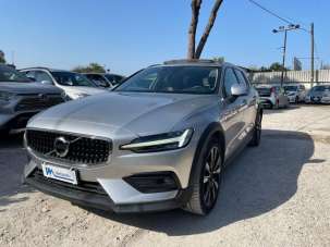 VOLVO V60 Diesel 2019 usata