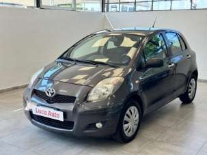 TOYOTA Yaris Benzina 2010 usata