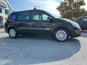 RENAULT Scenic Diesel 2004 usata, Lucca