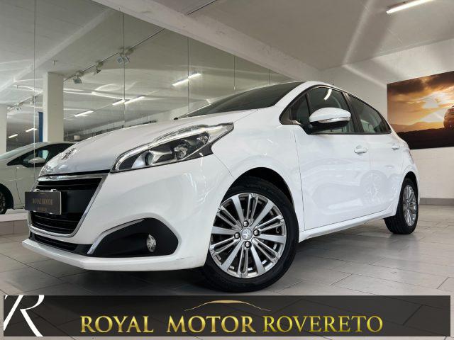 PEUGEOT 208 Diesel 2015 usata, Trento foto