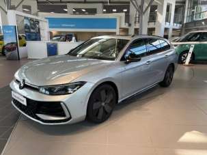 VOLKSWAGEN Passat Elettrica/Benzina usata