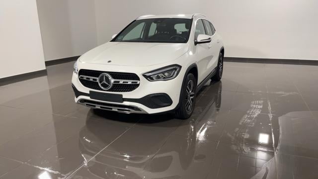 MERCEDES-BENZ GLA 200 Diesel 2021 usata foto