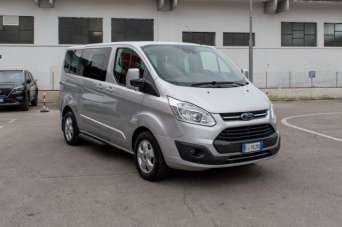 FORD Tourneo Custom Diesel 2017 usata, Latina