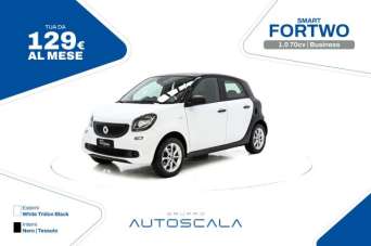 SMART ForFour Benzina 2018 usata, Napoli