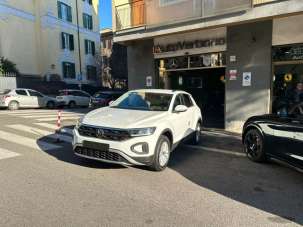 VOLKSWAGEN T-Roc Benzina 2023 usata, Roma