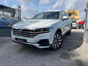 VOLKSWAGEN Touareg Diesel 2020 usata, Napoli