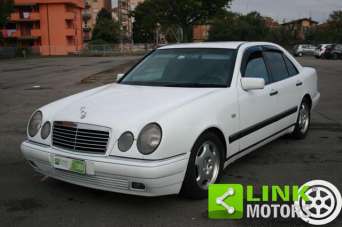 MERCEDES-BENZ E 220 Diesel 1998 usata