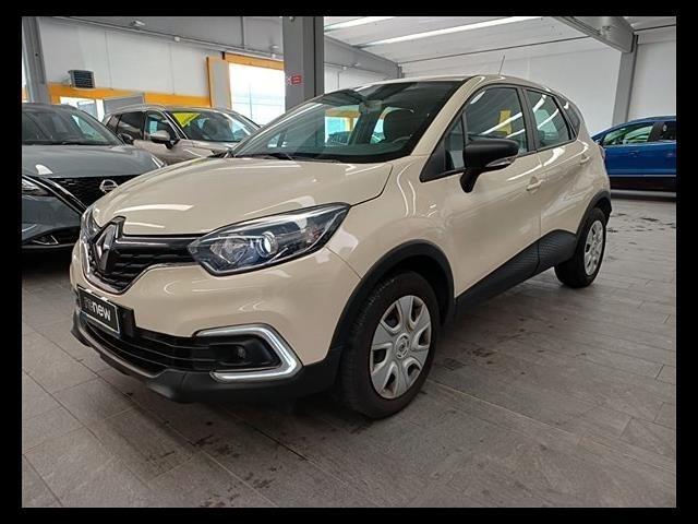 RENAULT Captur Benzina 2019 usata foto