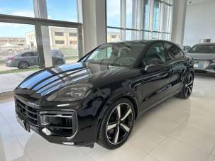 PORSCHE Cayenne Elettrica/Benzina 2024 usata