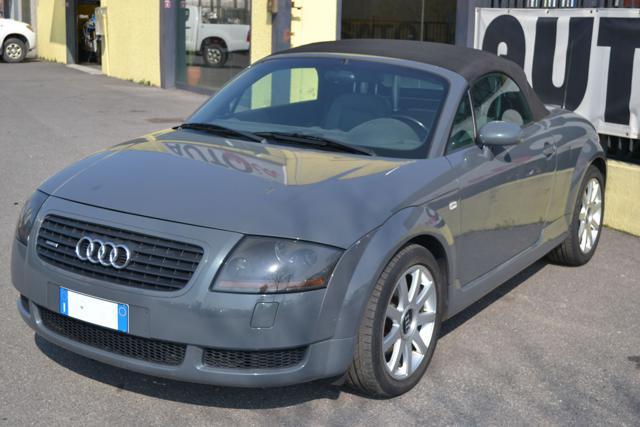 AUDI TT Benzina 2000 usata foto