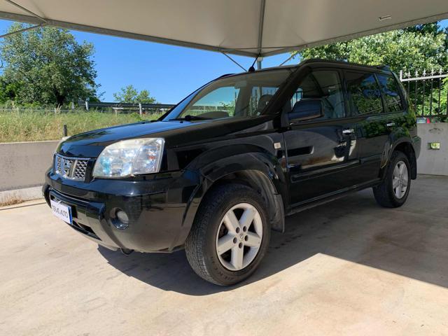 NISSAN X-Trail Benzina 2004 usata foto