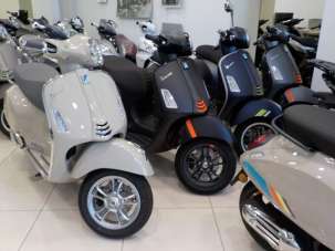 PIAGGIO Vespa GTS 300 Super Benzina km0, Napoli