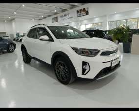 KIA Stonic Benzina 2024 usata