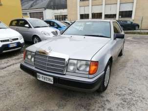 MERCEDES-BENZ 200 Benzina 1992 usata