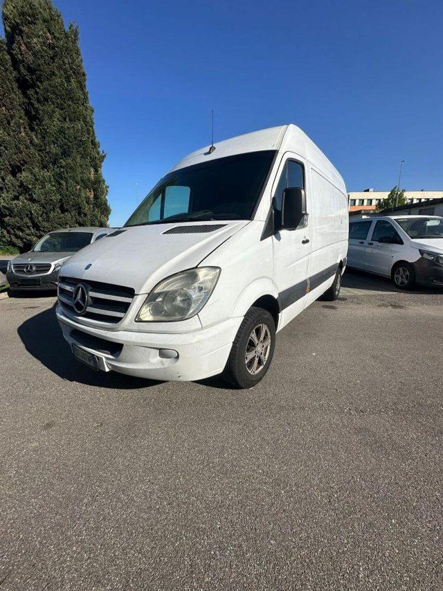 MERCEDES-BENZ Sprinter Diesel 2010 usata, Milano foto