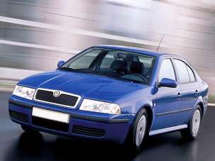 SKODA Octavia Benzina 2002 usata, Ravenna