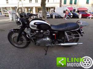 TRIUMPH Bonneville T100 Black Benzina 2010 usata