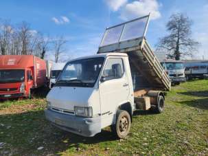 NISSAN Trade Diesel 1998 usata