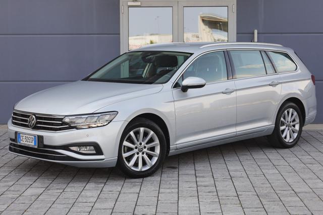 VOLKSWAGEN Passat Diesel 2021 usata, Piacenza foto