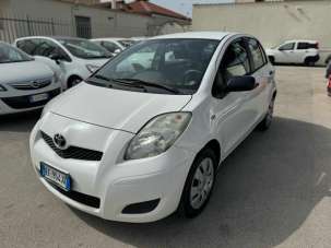 TOYOTA Yaris Benzina 2010 usata