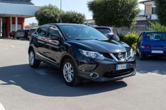 NISSAN Qashqai Benzina 2015 usata, Latina