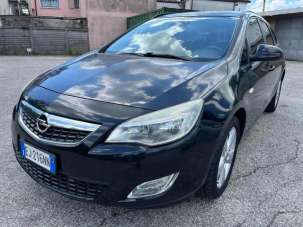 OPEL Astra Benzina 2011 usata