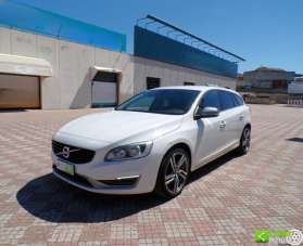 VOLVO V60 Diesel 2015 usata