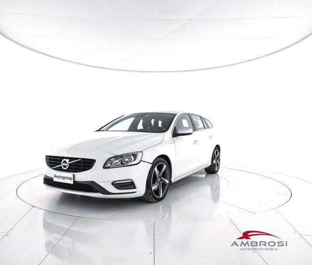 VOLVO V60 Diesel 2015 usata, Perugia foto