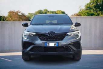 RENAULT Arkana Elettrica/Benzina 2023 usata, Caserta